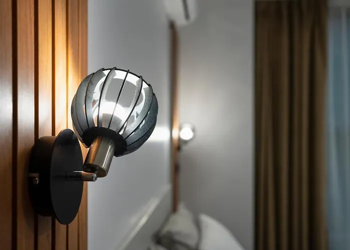 Apartment The Mirror